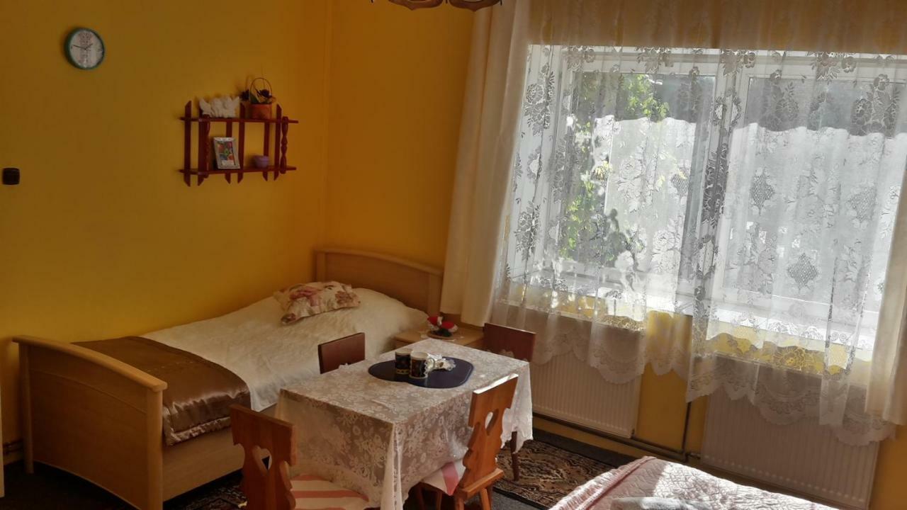 Dom Na Ludowo W Brzeznicy Apartment Brzeznica  Exterior foto